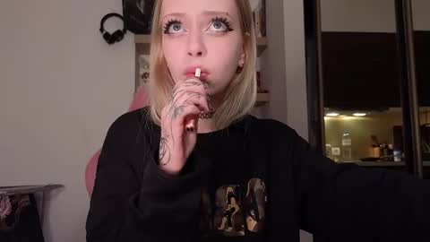 Elizabeth online show from March 11, 6:36 pm