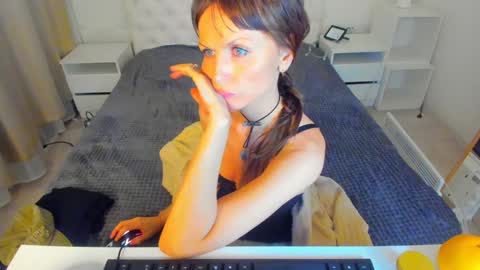 Snapshot of elizabe_th chatting on January 22, 3:52 am Elizabethangel online show from January 22, 3:52 am