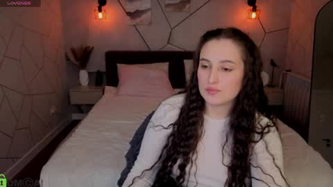 Snapshot of elizabet_collins chatting on April 23, 12:29 pm Elizabet online show from April 23, 12:29 pm