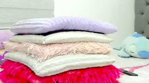 Snapshot of elizabeth_18_ chatting on July 18, 3:33 am ELIZA online show from July 18, 3:33 am