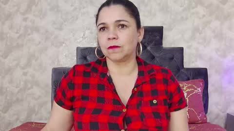 Elizabeth online show from January 16, 9:30 pm