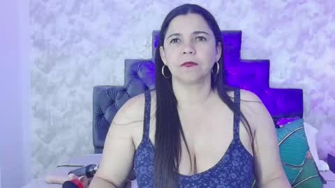 Snapshot of elizabeth_colleman chatting on April 21, 9:50 pm Elizabeth online show from April 21, 9:50 pm