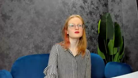 Snapshot of elizabeth_harpper chatting on February 3, 8:02 am Elizabeth online show from February 3, 8:02 am