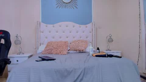 Elizabeth  online show from March 27, 9:58 pm