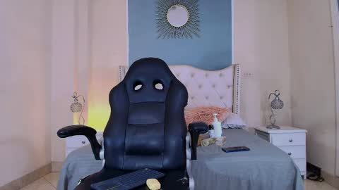 Snapshot of elizabeth_santos1 chatting on April 26, 12:41 am Elizabeth online show from April 26, 12:41 am