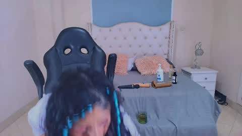 Snapshot of elizabeth_santos1 chatting on May 15, 11:23 pm Elizabeth online show from May 15, 11:23 pm