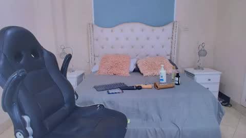 Snapshot of elizabeth_santos1 chatting on May 16, 1:02 am Elizabeth online show from May 16, 1:02 am