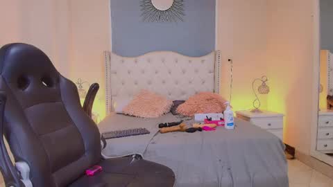 Snapshot of elizabeth_santos1 chatting on May 30, 10:12 am Elizabeth online show from May 30, 10:12 am