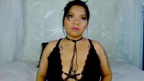 Elizabeth  online show from April 28, 12:10 pm