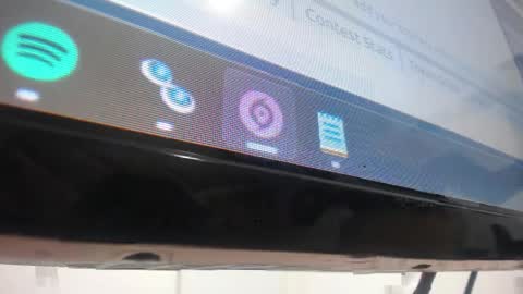 Elizabeth online show from April 8, 1:00 pm