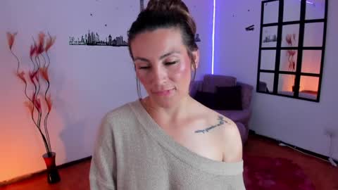 Elizabeth online show from April 9, 9:53 pm