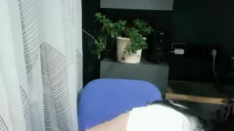 Snapshot of elizabeth_xi chatting on October 5, 7:45 pm elizabeth_xi online show from October 5, 7:45 pm