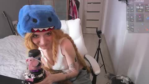 Snapshot of elizabethbritanny chatting on March 21, 8:19 am Adele online show from March 21, 8:19 am