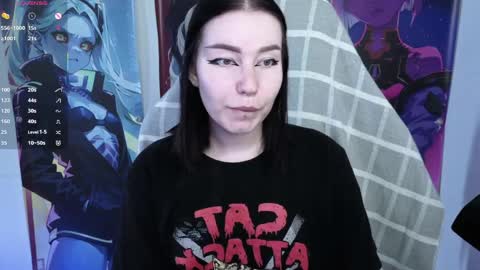 Snapshot of elizabethflowerr chatting on May 20, 3:45 am Eli online show from May 20, 3:45 am