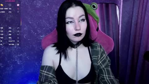 Snapshot of elizabethflowerr chatting on June 4, 2:50 am Eli online show from June 4, 2:50 am
