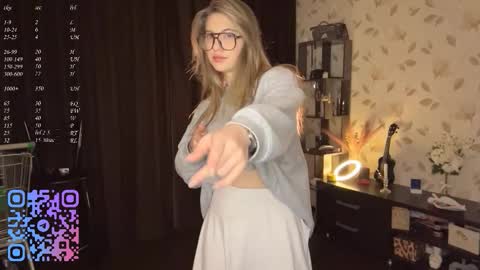 Mia online show from February 17, 4:57 pm