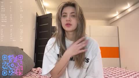 Mia online show from February 21, 9:10 am