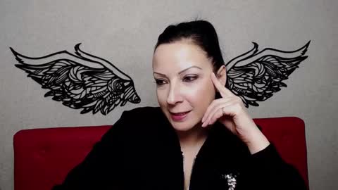 Snapshot of elizabethsho chatting on December 4, 9:24 pm ElizabethSho online show from December 4, 9:24 pm