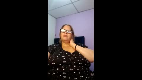Snapshot of elizabethtaylor1 chatting on May 23, 10:41 am Elizabeth online show from May 23, 10:41 am