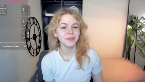 Snapshot of elizabethvane chatting on June 5, 5:25 am Elizabeth online show from June 5, 5:25 am