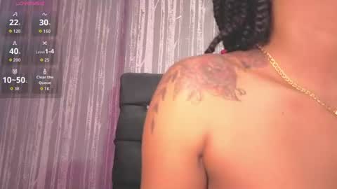 Snapshot of elizabetth_roman chatting on July 18, 2:21 pm elizabetth_roman online show from July 18, 2:21 pm