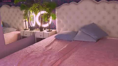 Snapshot of elizamayers chatting on May 28, 2:31 am Linda online show from May 28, 2:31 am