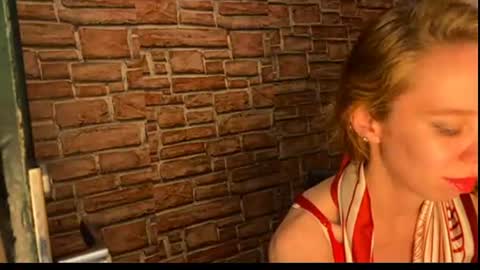 Eliza online show from June 20, 6:33 pm