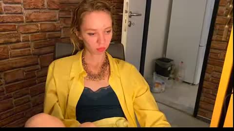 Eliza online show from July 4, 7:09 pm