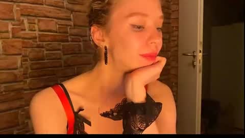 Eliza online show from July 5, 10:06 pm