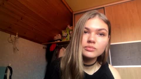 Snapshot of elizavernon chatting on March 9, 10:19 am elizavernon online show from March 9, 10:19 am