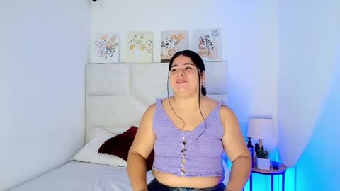 Snapshot of elizawiliamst chatting on April 25, 11:57 am Eliza online show from April 25, 11:57 am