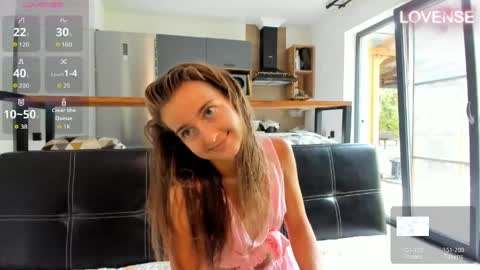 Snapshot of elizsweet chatting on May 20, 6:41 am Eliz online show from May 20, 6:41 am