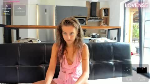 Snapshot of elizsweet chatting on May 29, 6:33 am Eliz online show from May 29, 6:33 am