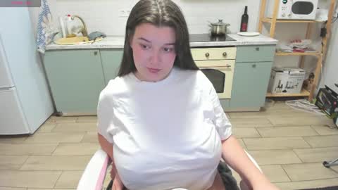 Snapshot of elkapulka chatting on June 7, 8:56 pm Lina online show from June 7, 8:56 pm