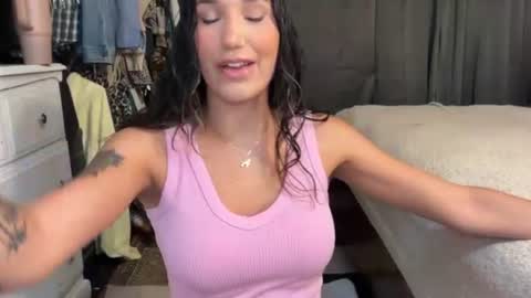 Ella online show from June 16, 1:14 pm