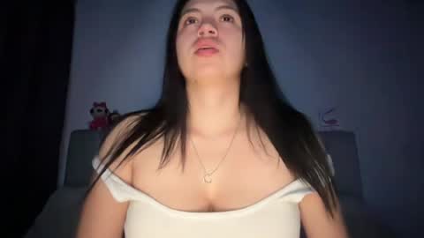 Snapshot of ella_aq chatting on July 13, 12:46 am Ella online show from July 13, 12:46 am