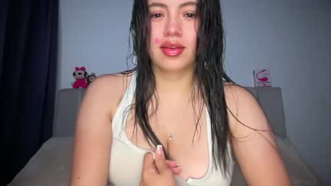 Snapshot of ella_aq chatting on July 14, 5:01 am Ella online show from July 14, 5:01 am