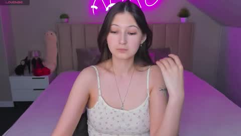 Ella online show from February 2, 9:19 am