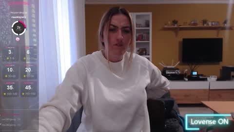 Snapshot of ella_max_live chatting on October 7, 7:05 am Ella  Max online show from October 7, 7:05 am