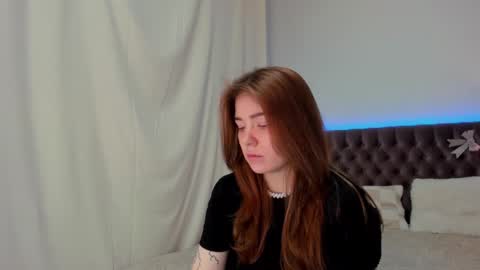 Ella Mayers online show from February 21, 1:55 am
