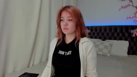Ella Mayers online show from September 22, 12:18 pm