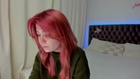 Ella Mayers online show from September 28, 12:21 pm