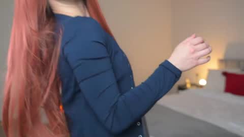 Ella online show from April 10, 6:56 pm