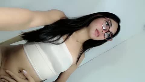 Snapshot of ella_walkerxxx chatting on May 13, 11:33 pm ella_walkerxxx online show from May 13, 11:33 pm