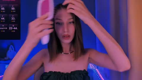 Snapshot of ellaamber chatting on May 2, 6:51 am ellaamber online show from May 2, 6:51 am