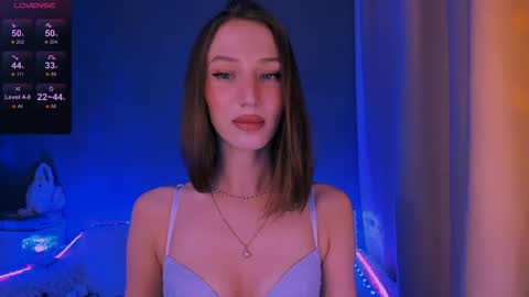 Snapshot of ellaamber chatting on May 4, 10:11 am ellaamber online show from May 4, 10:11 am