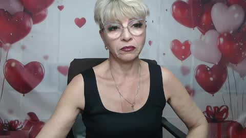 EllaBonito online show from April 13, 6:30 am