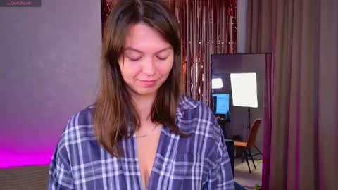 ellacanny online show from June 8, 3:29 am