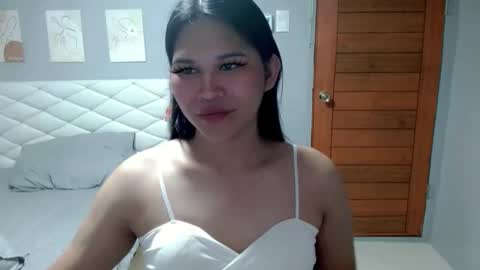 Snapshot of ellaford chatting on May 19, 4:13 pm EllaFord online show from May 19, 4:13 pm