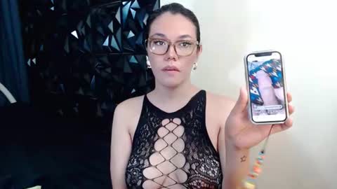 Snapshot of ellahollywood1818 chatting on July 10, 12:48 am CINDERELLA online show from July 10, 12:48 am